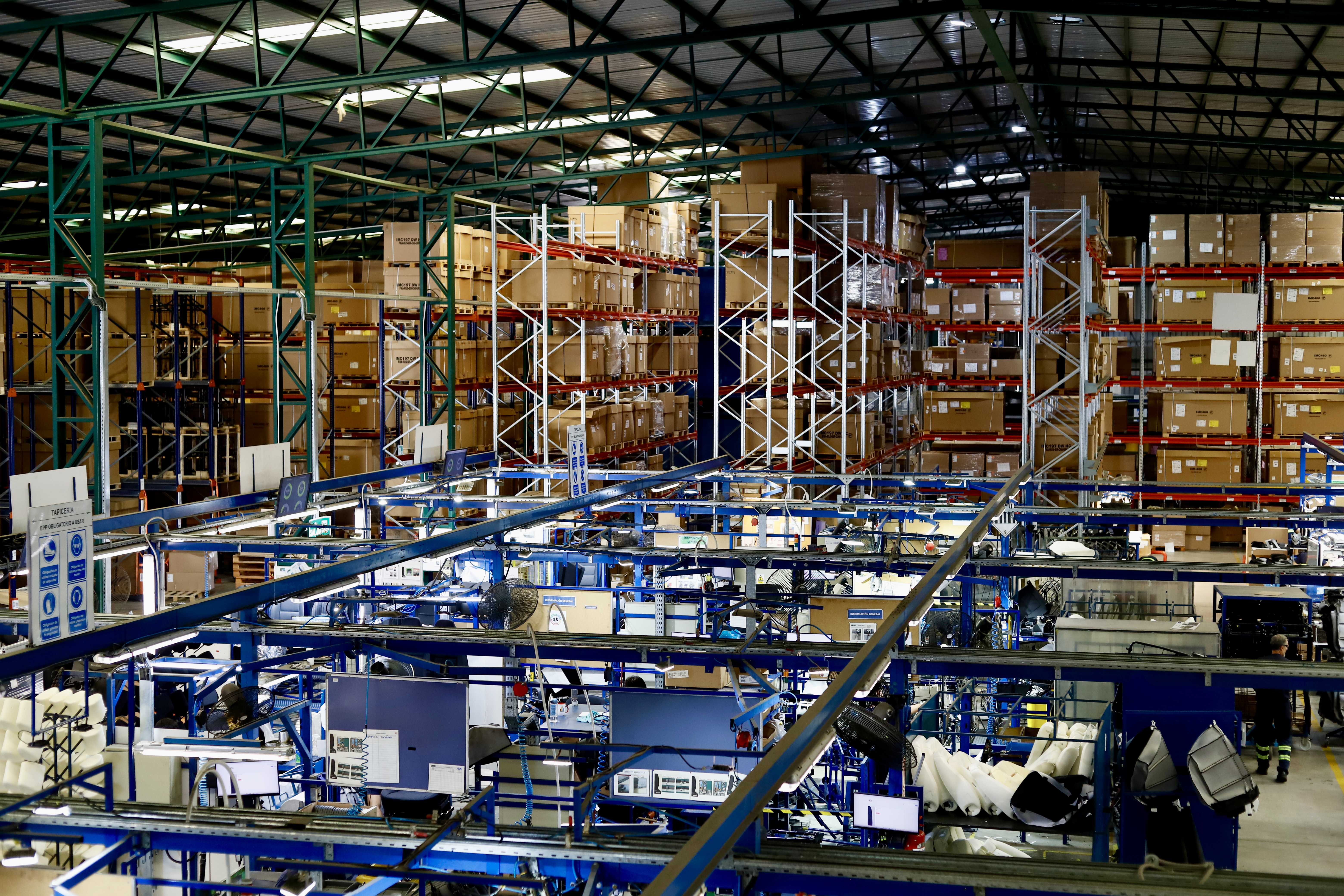 Interior de la planta Somil